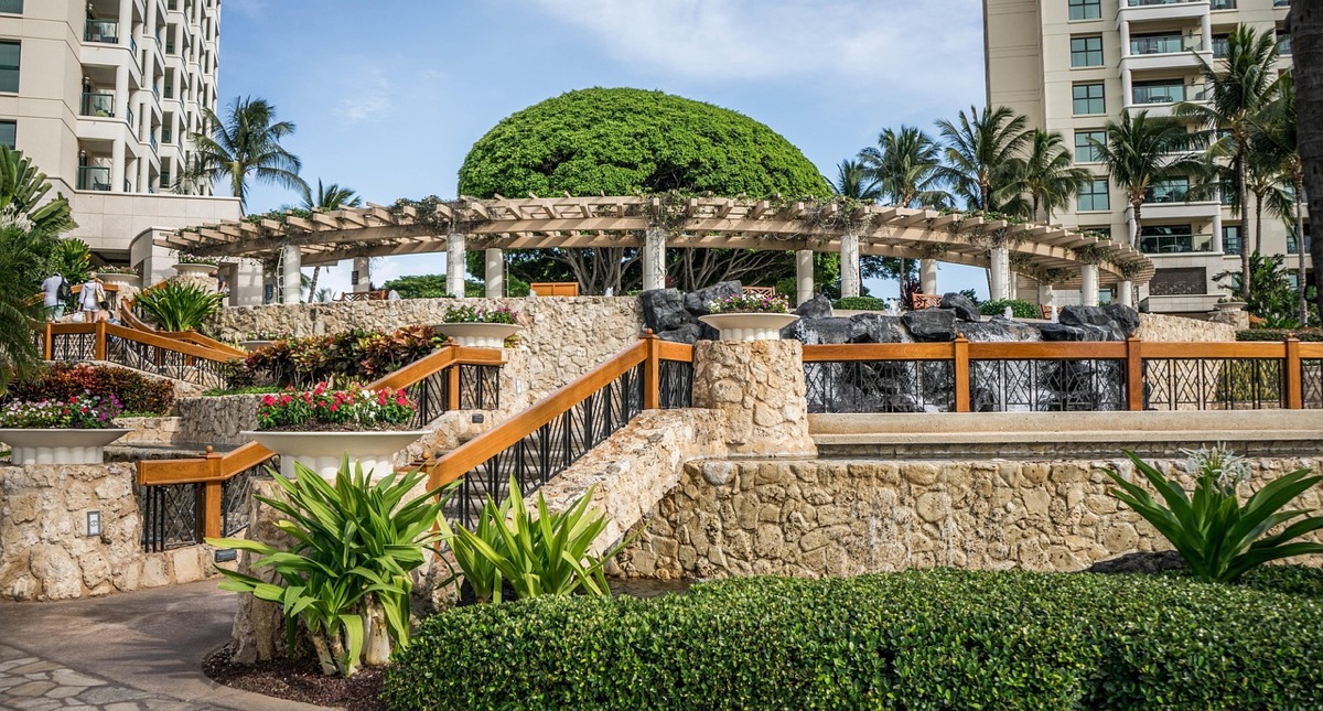 Hawaii resort with pool
