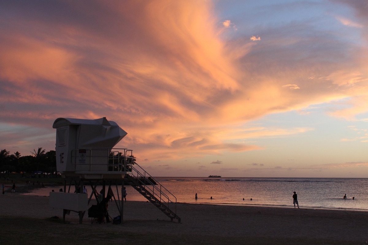 夕方のハワイの浜辺