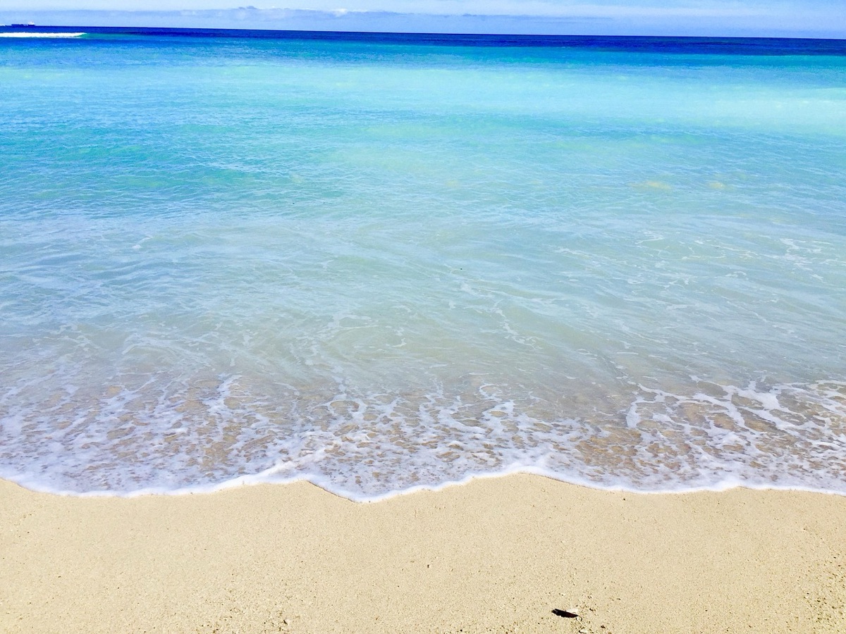 hawaii beachside restaurant